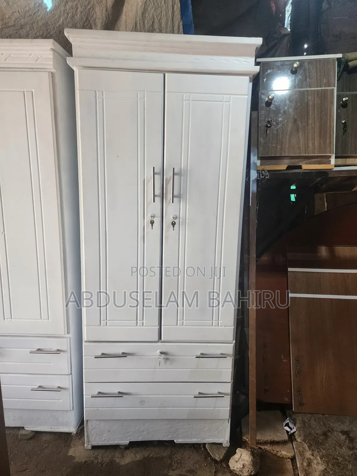Closet 80xm ቁምሳጥን