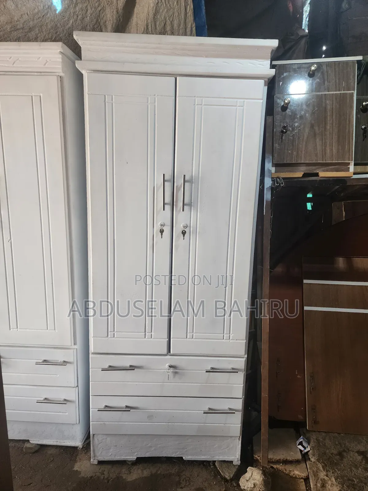 Closet 80xm ቁምሳጥን
