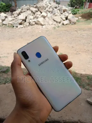 Samsung Galaxy A40 64 GB White