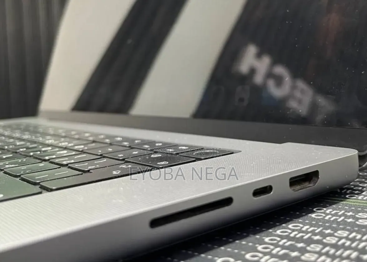 New Laptop Apple MacBook Pro M1 16GB Apple M1 Pro SSD 512GB