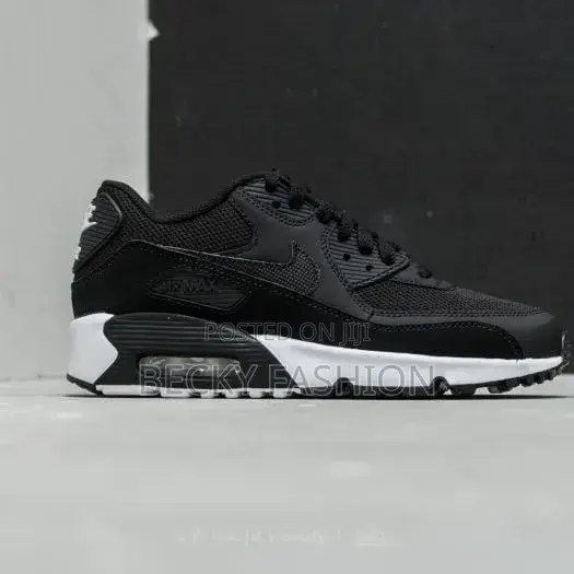 Nike Air Max 90 Shoes