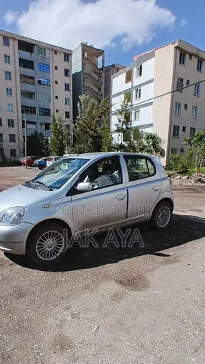 Toyota Vitz 2001 Gray