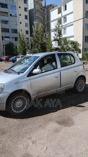Toyota Vitz 2001 Gray