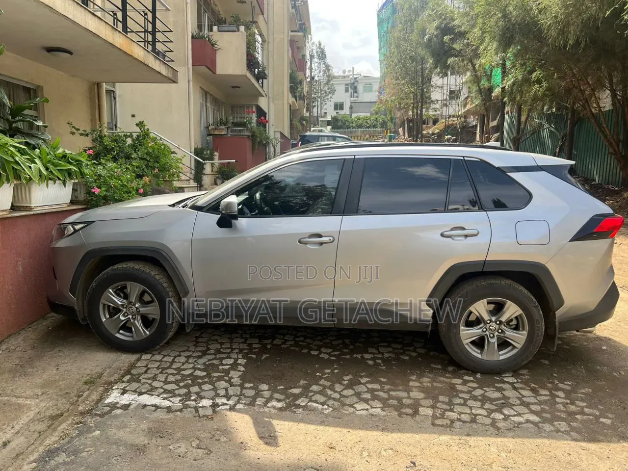 Toyota RAV4 2023 Silver