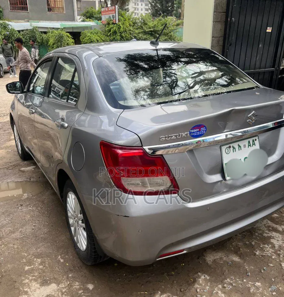 Suzuki Dzire 2022 Silver