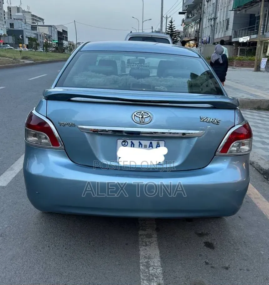 Toyota Yaris 2008 Gray