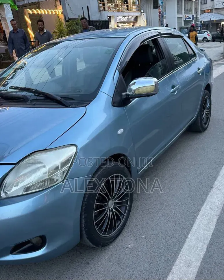 Toyota Yaris 2008 Gray