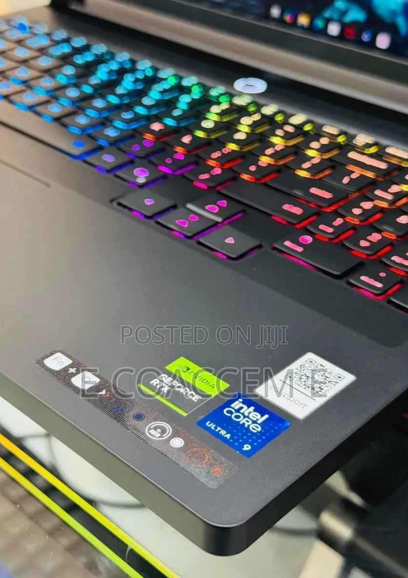 New Laptop Lenovo Legion 7 64GB Intel Core Ultra 9 SSD 2T