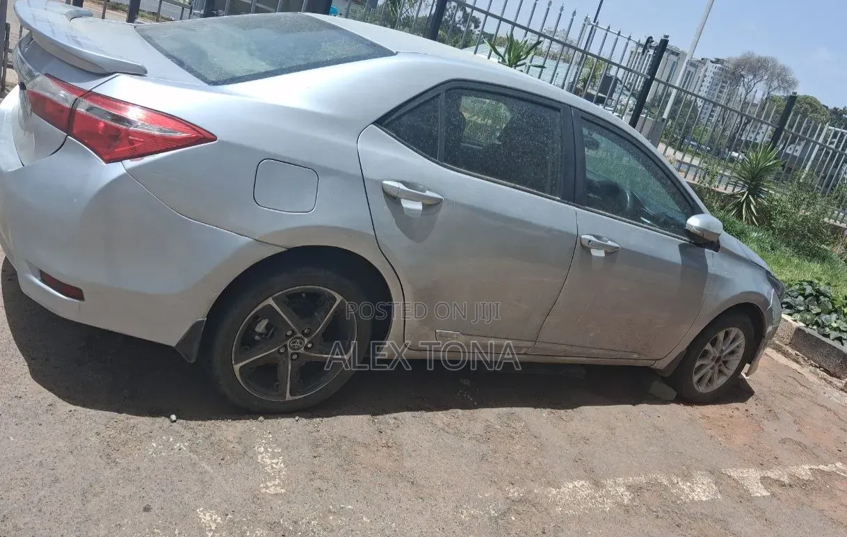 Toyota Corolla 2015 Silver