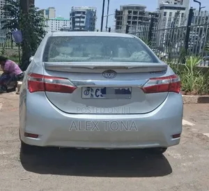Toyota Corolla 2015 Silver