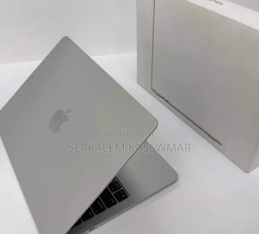 New Laptop Apple MacBook Air 2025 M4 13-inch 16GB Apple M4 SSD 256GB