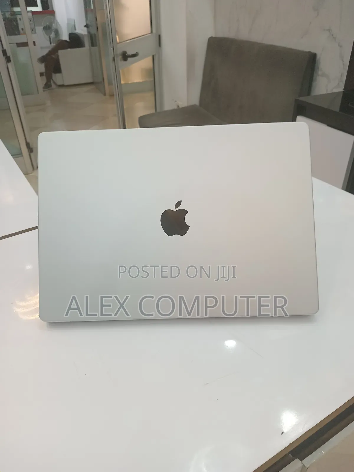New Laptop Apple MacBook Pro 32GB Apple M1 Max SSD 1T