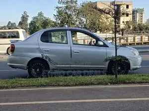 Toyota Platz 2005 Silver