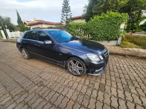 Mercedes-Benz E200 2013 Gray