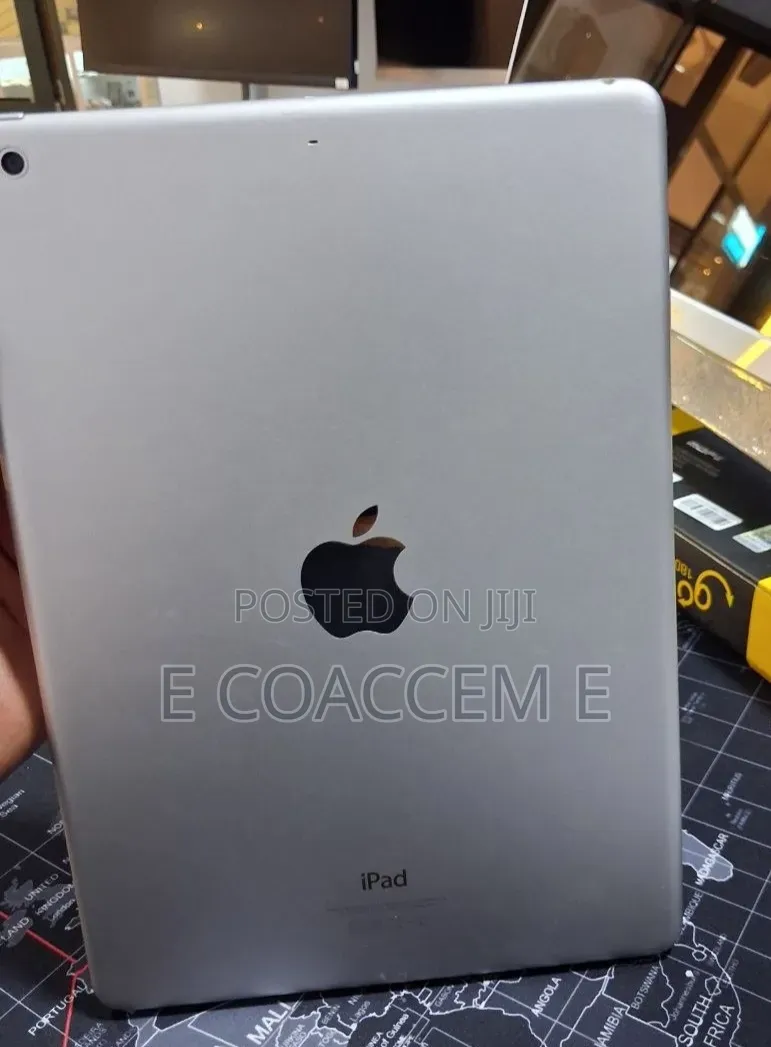 New Apple iPad Air 64 GB Silver