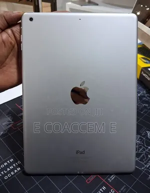 New Apple iPad Air 64 GB Silver