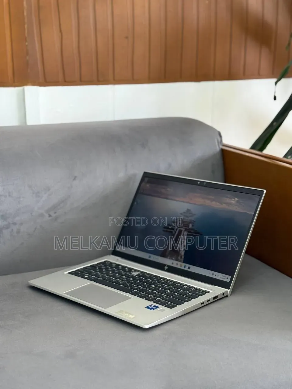 New Laptop HP EliteBook 830 G8 8GB Intel Core i5 SSD 512GB