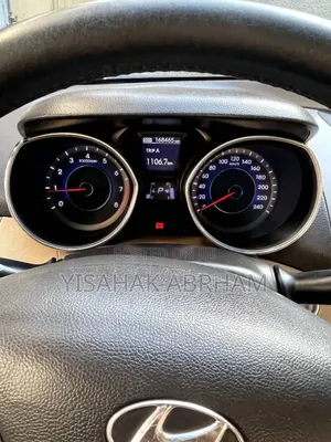 Hyundai Avante 2013 Red