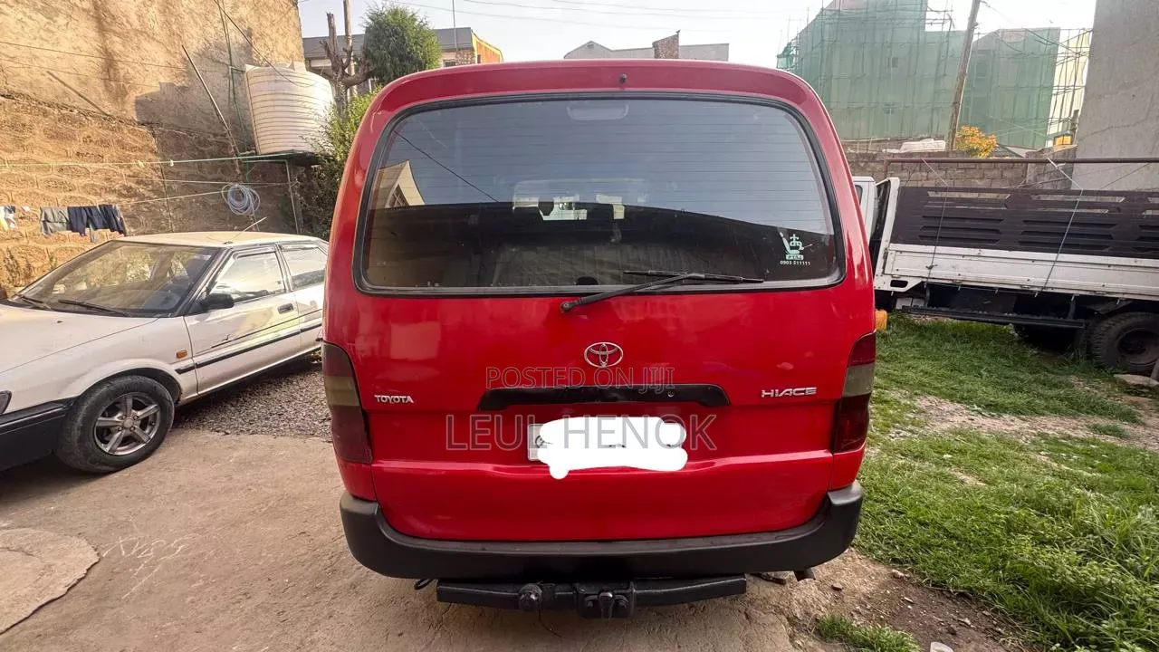 Toyota Grand HiAce 2003 Red