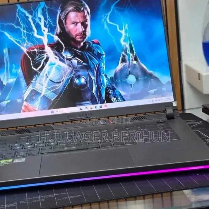 New Laptop Asus ROG Zephyrus G16 16GB Intel Core i9 SSD 1T