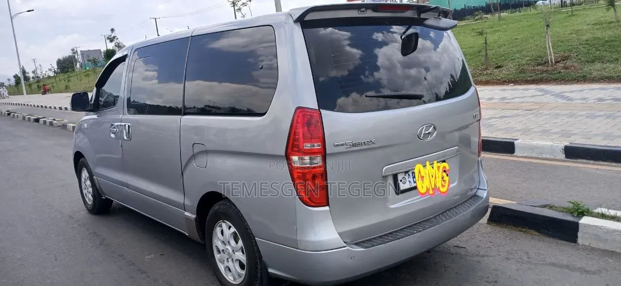 Hyundai Starex 2015 Silver