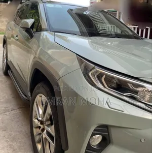 Toyota RAV4 2020 Green