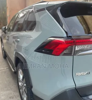 Toyota RAV4 2020 Green