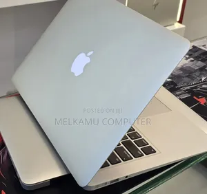 New Laptop Apple MacBook Pro M1 8GB Apple M1 SSD 256GB