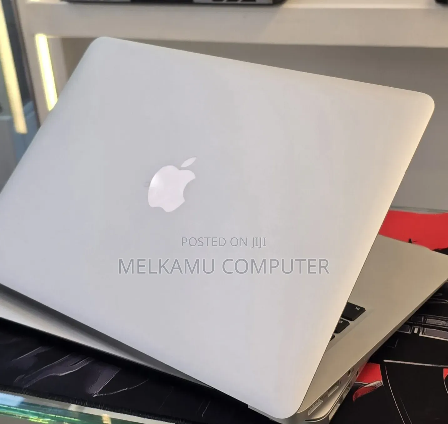 New Laptop Apple MacBook Pro M1 8GB Apple M1 SSD 256GB
