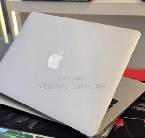 New Laptop Apple MacBook Pro M1 8GB Apple M1 SSD 256GB
