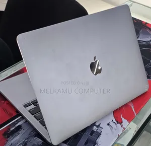 New Laptop Apple MacBook Pro M1 8GB Apple M1 SSD 256GB
