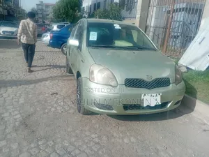 Toyota Vitz 2002 Green