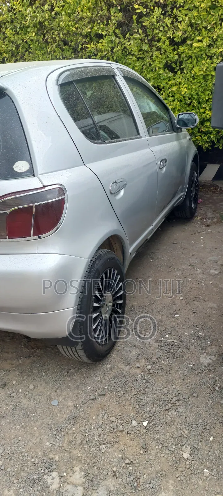 Toyota Vitz 2001 Silver