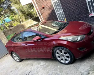 Hyundai Avante 2013 Red