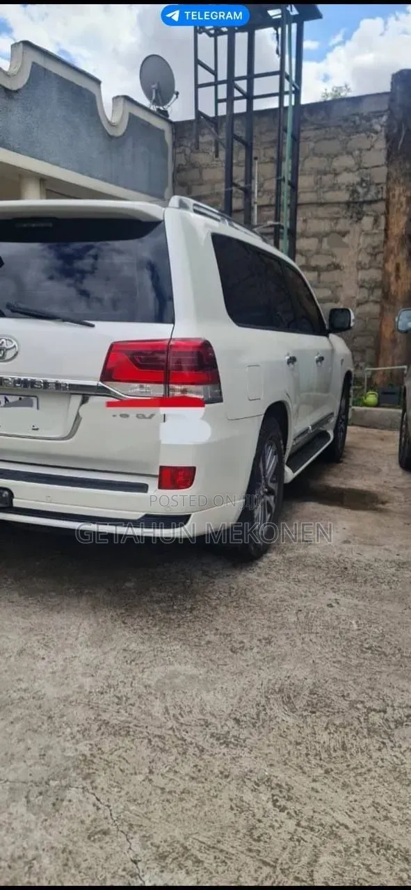 Toyota Land Cruiser 2020 White