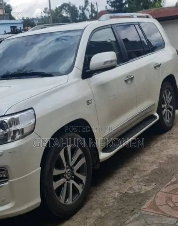 Toyota Land Cruiser 2020 White