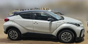 Toyota C-HR Limited 2022 White