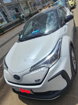 Toyota C-HR Limited 2022 White