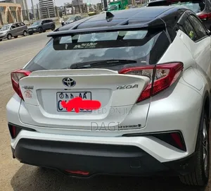 Toyota C-HR Limited 2022 White