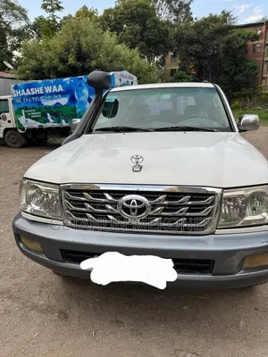 Toyota Land Cruiser 2007 White