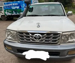 Toyota Land Cruiser 2007 White