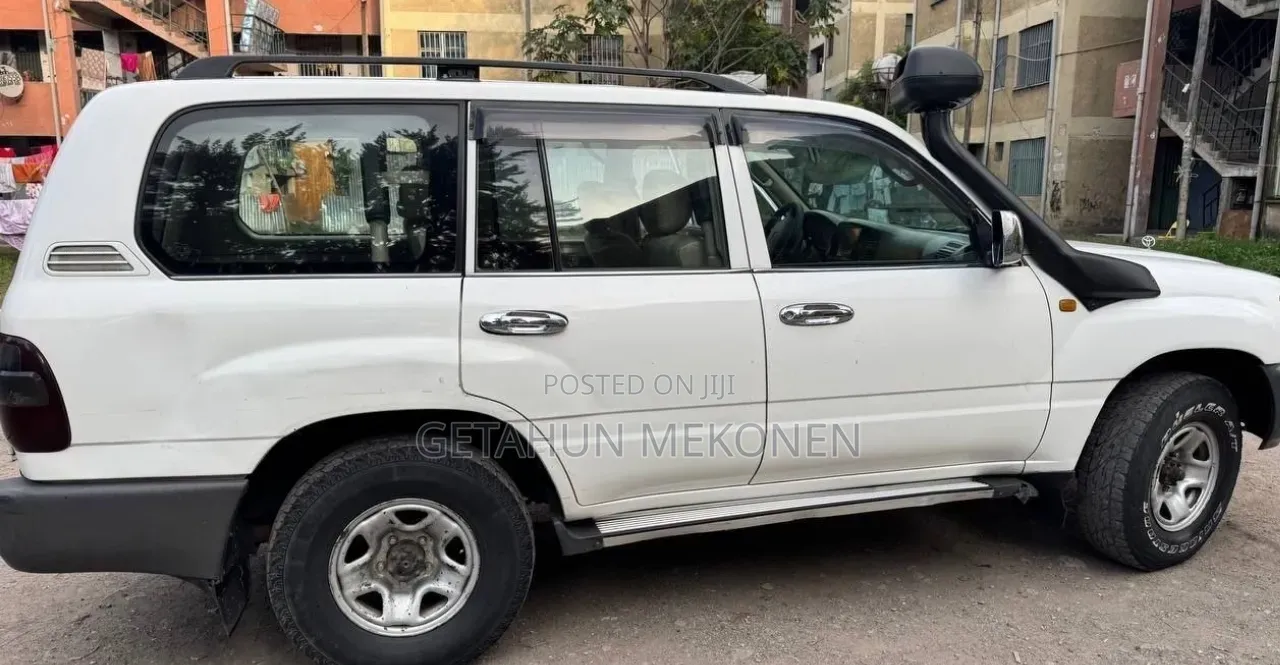 Toyota Land Cruiser 2007 White
