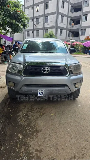 Toyota Tacoma 2013 Silver