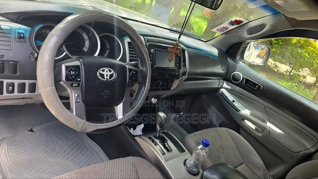 Toyota Tacoma 2013 Silver