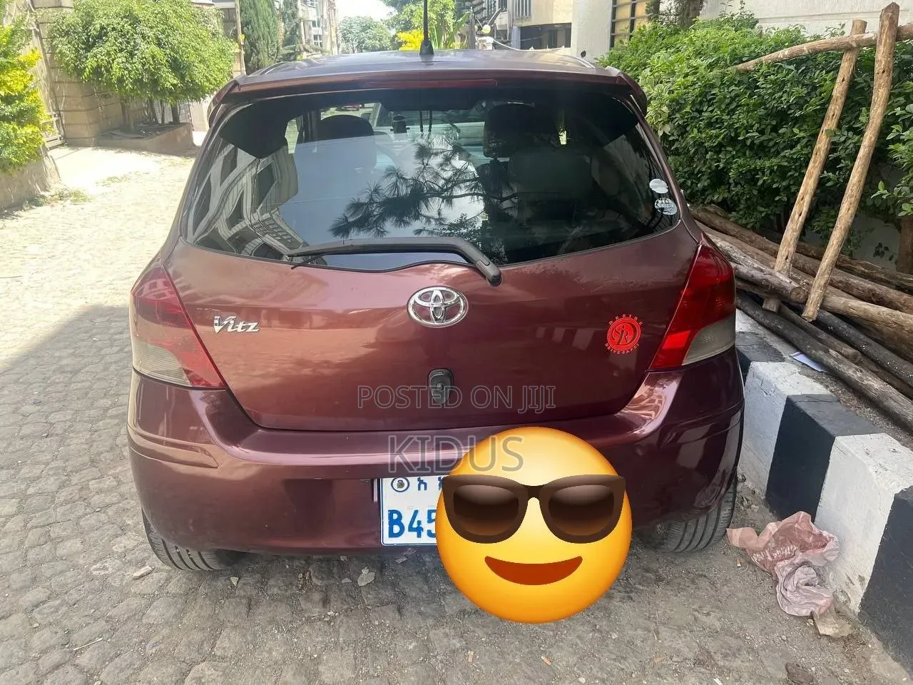 Toyota Yaris 2011 Burgundy