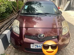 Toyota Yaris 2011 Burgundy