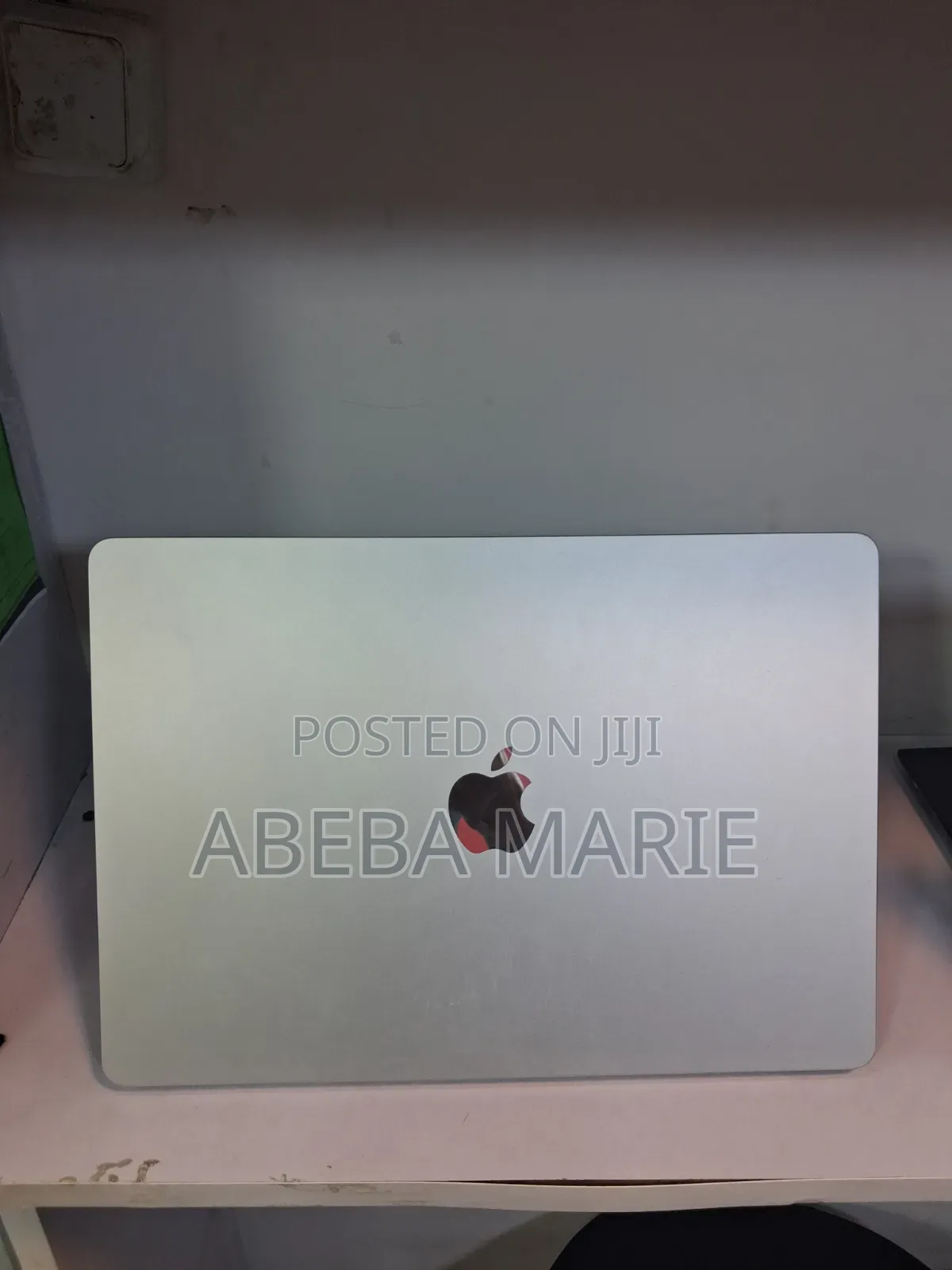New Laptop Apple MacBook Pro 2023 M2 8GB Apple M2 SSD 256GB
