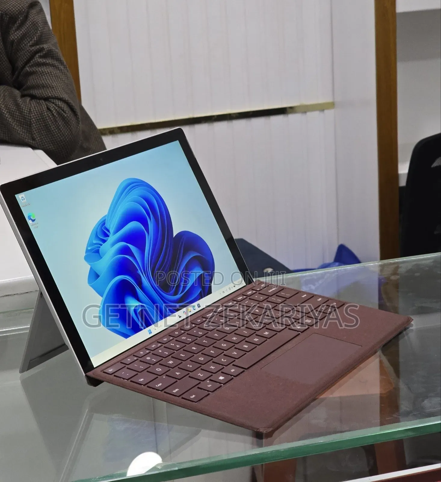 New Laptop Microsoft Surface Pro 6 8GB Intel Core i5 SSD 128GB