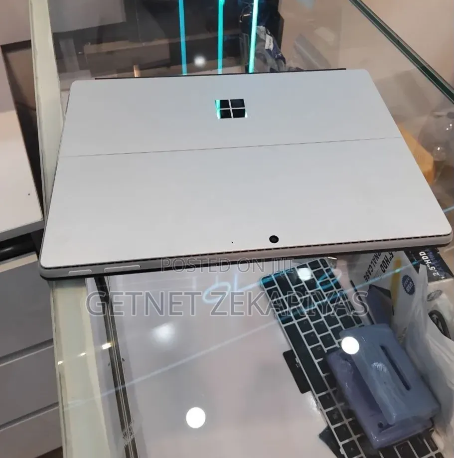 New Laptop Microsoft Surface Pro 6 8GB Intel Core i5 SSD 128GB