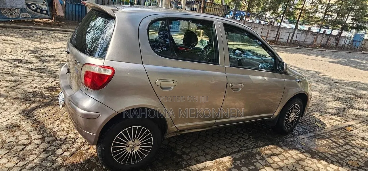 Toyota Yaris 2005 Gray